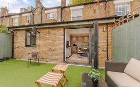 Three-Bedroom Bliss In London Town