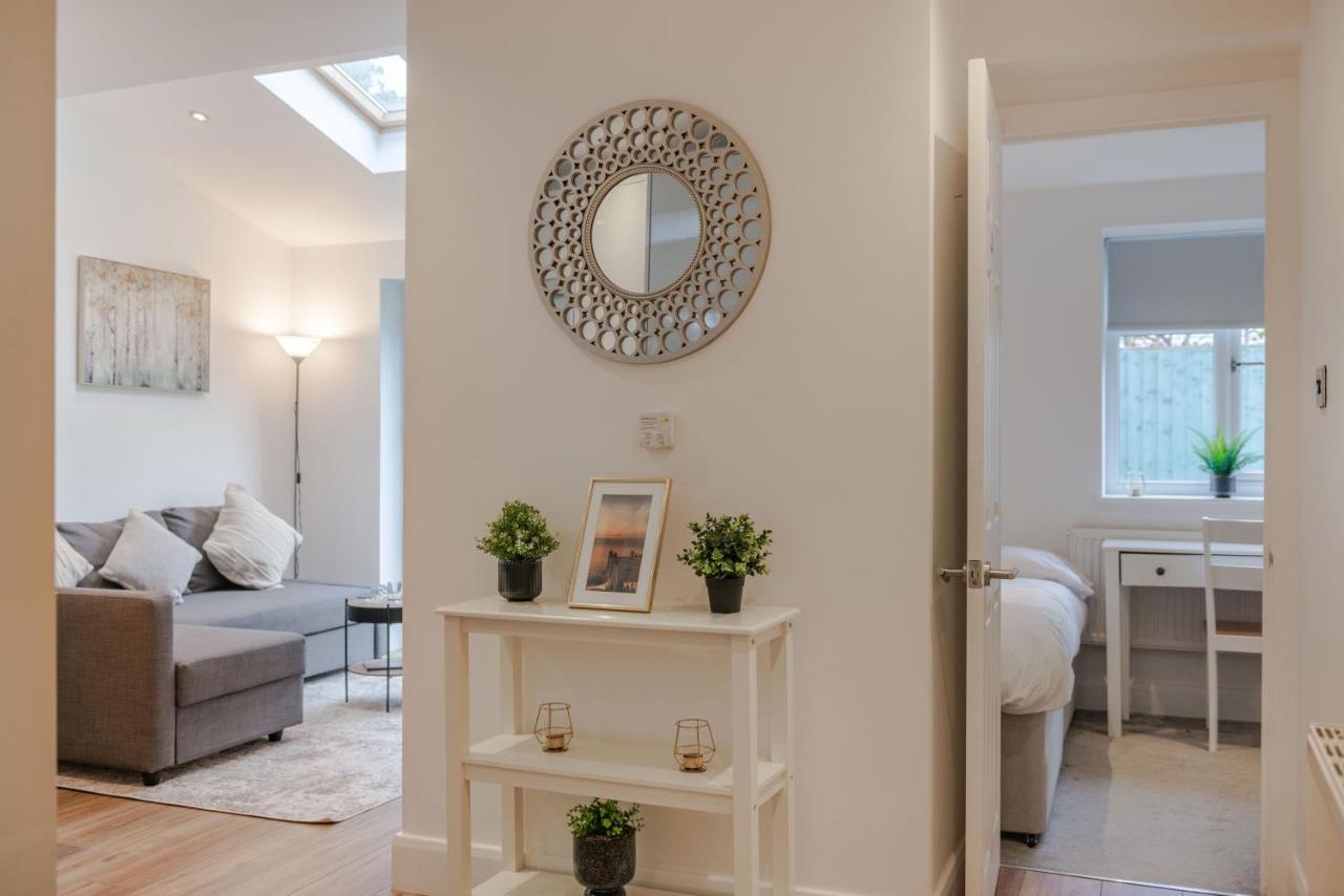 Three-Bedroom Bliss In London Town Exterior foto